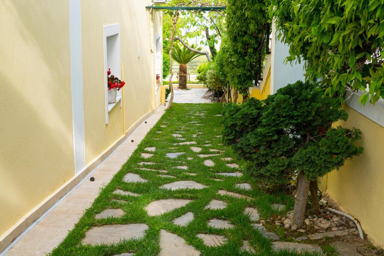 Sea Path Apartment Palaiontsiflikion Bagian luar foto