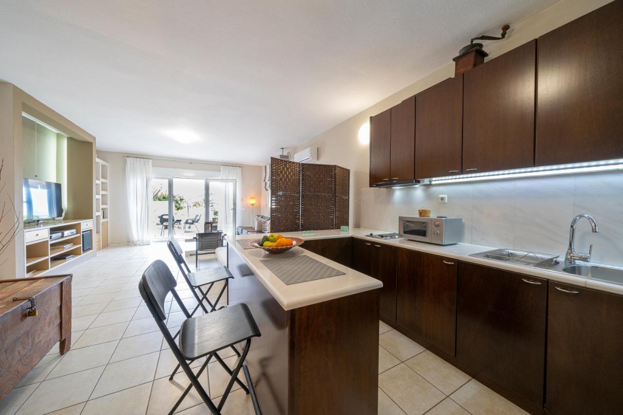 Sea Path Apartment Palaiontsiflikion Bagian luar foto
