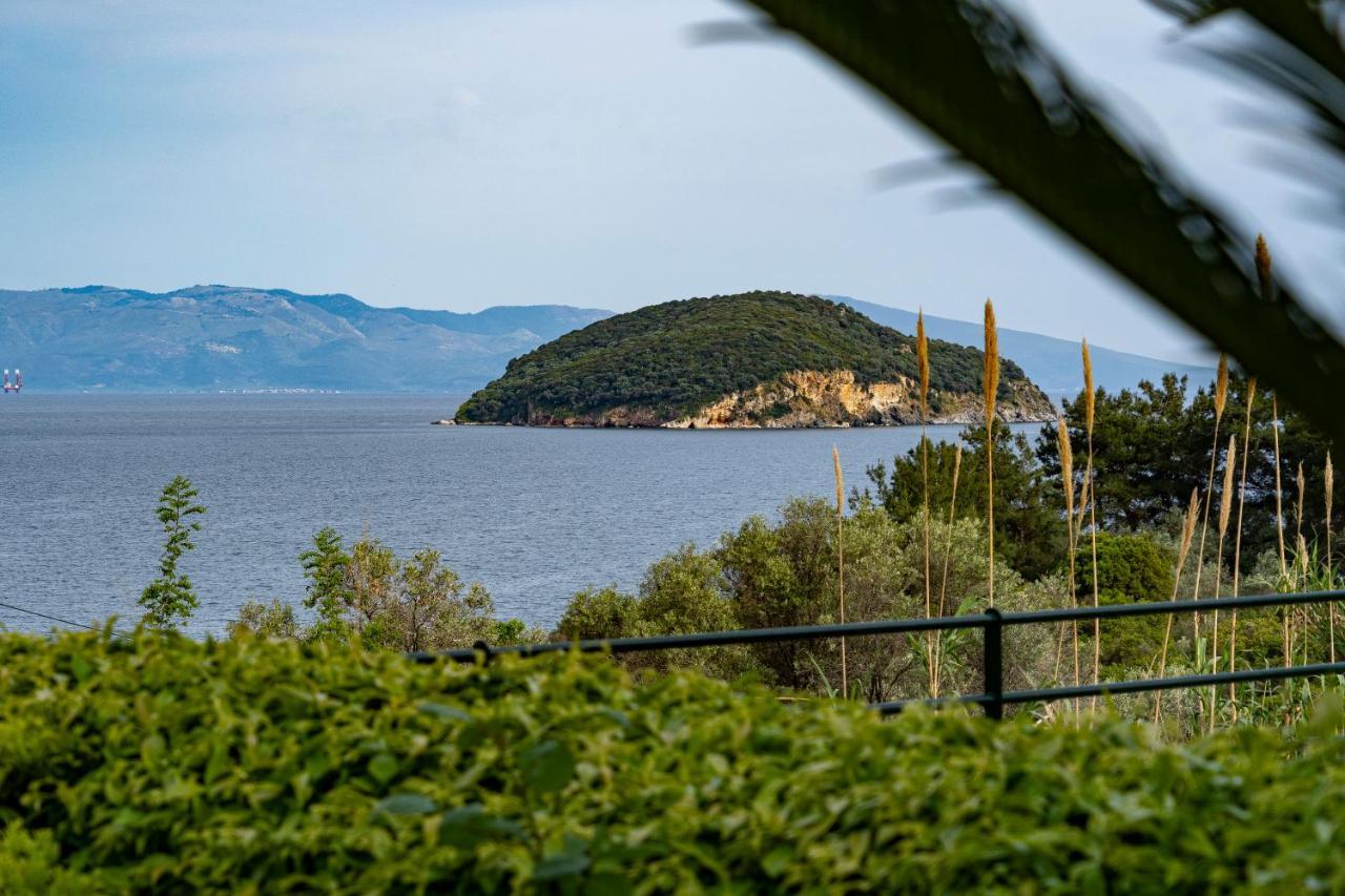 Sea Path Apartment Palaiontsiflikion Bagian luar foto
